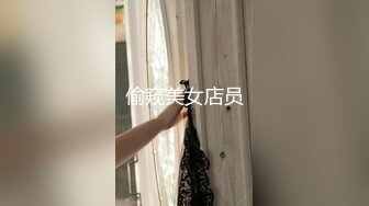   绿帽男带着丰满的老婆酒店找单男玩3P