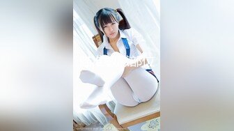 【新片速遞】  商场女厕全景偷拍连衣裙高跟美女❤️肥美的鲍鱼很馋人