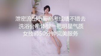 ktv开战，边唱边干，妙不可言。