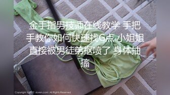 美女妈妈和两个孩子的喂奶日常