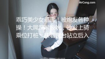 潜入写字楼女厕偷拍❤️一身黑装长发美女被拍两次前后都被看光光